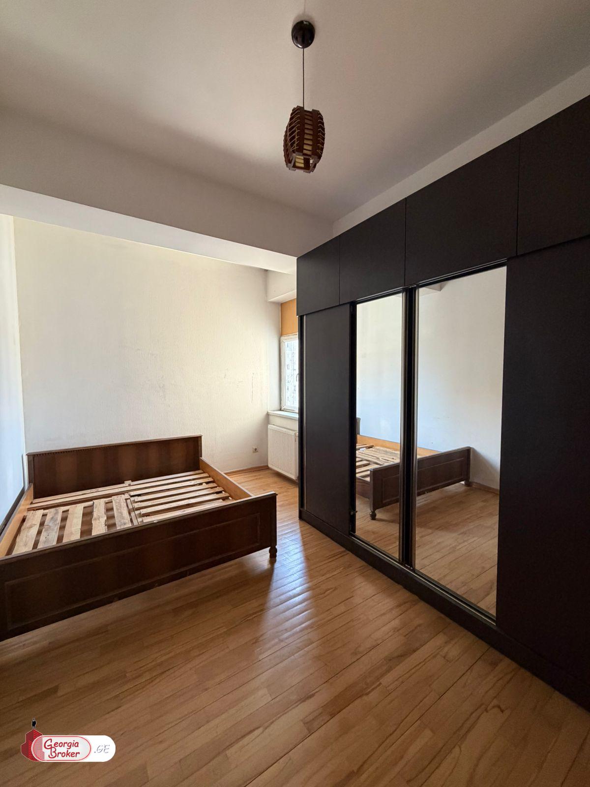 nearly repaired 3-room apartment for sale